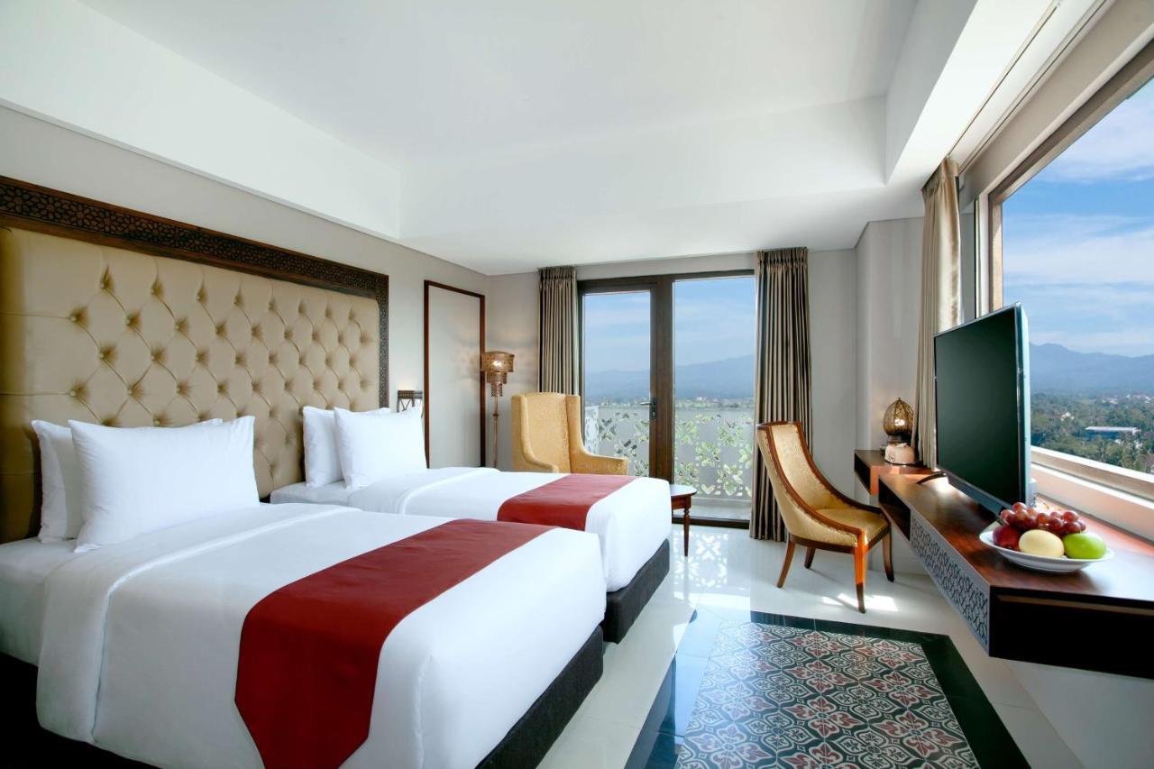 Alhambra & Convention, Bw Signature Collection