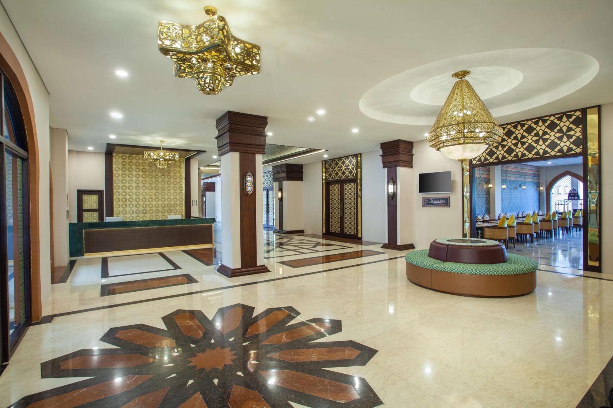 Alhambra & Convention, Bw Signature Collection